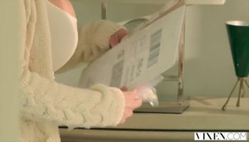 Frech Britney wird in der Arztpraxis gebohrt